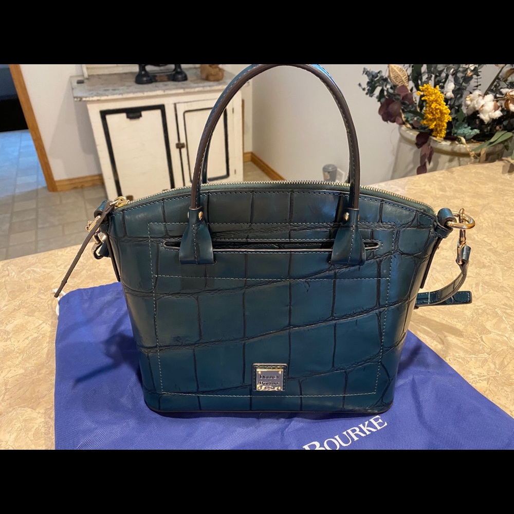 Dooney & Bourke Like New!